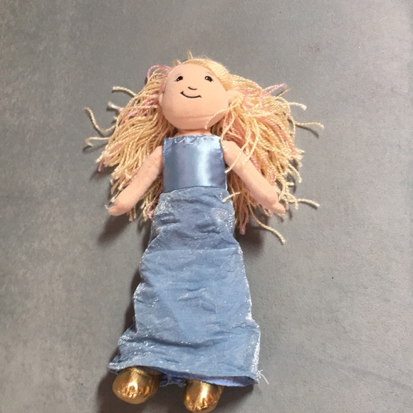 GUC GROOVY GIRLS Gwen - Picture 2 of 5